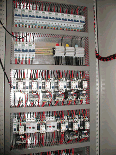Tủ điện điều khiển trung tâm - Công Ty TNHH Kỹ Thuật Điện Mai Linh